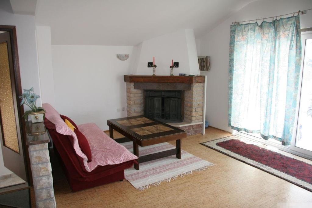 Apartment In Kukljica With Sea View, Terrace, Air Conditioning, Wi-Fi Eksteriør billede