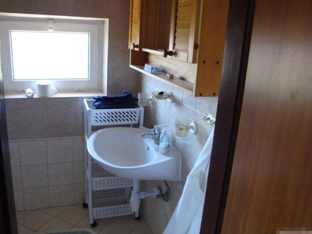 Apartment In Kukljica With Sea View, Terrace, Air Conditioning, Wi-Fi Eksteriør billede
